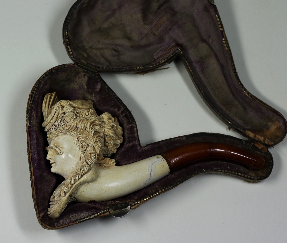 Spectacled Lady Meerschaum Pipe Image