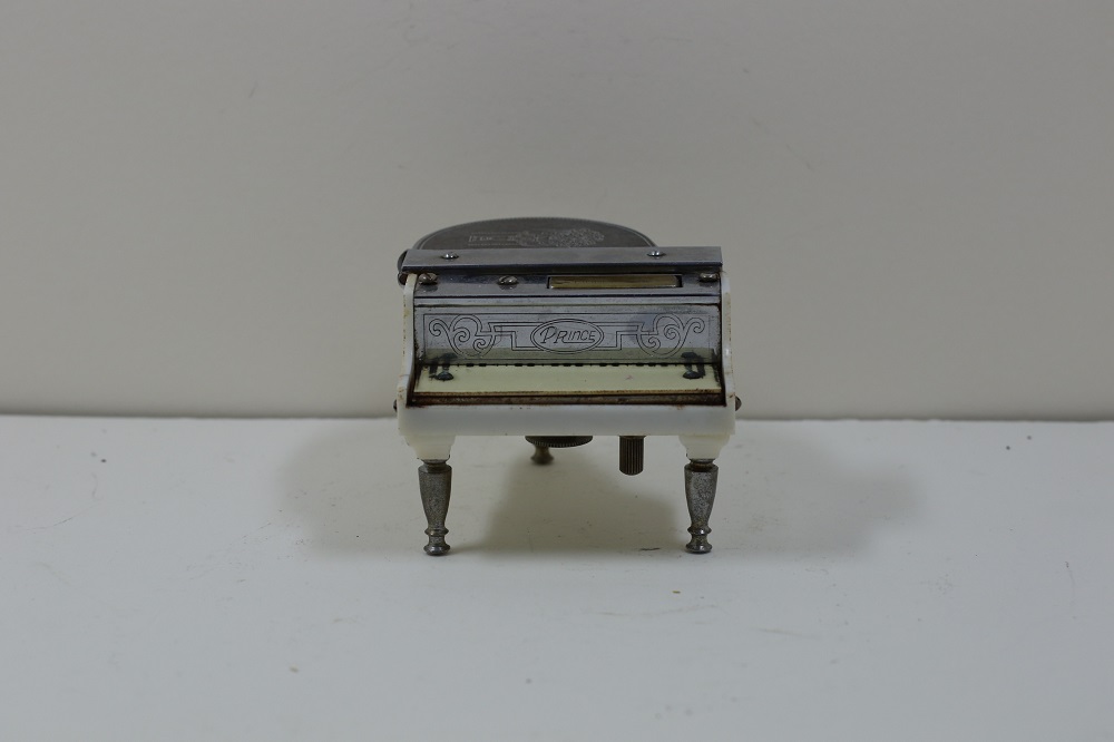 Classical Piano Petrol Table Lighter Image