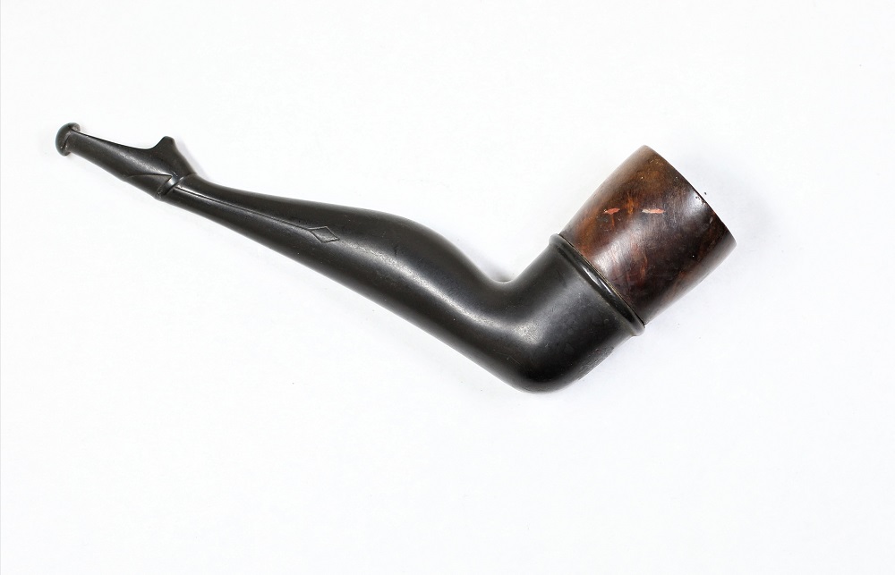 Risque Novelty Bakerlite Briar Pipe Image