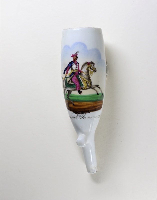 Mounted General Porcelain Pipe Image