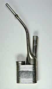 Chinese Ribbed White Metal Water Pipe Image